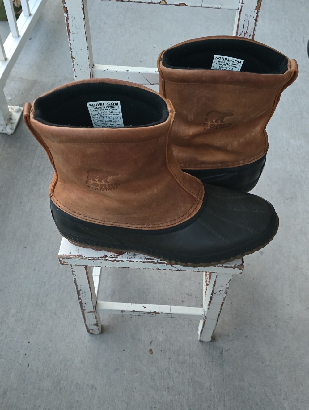 Sorel Men's Cheyanne Premium Tan Leather & Black Rubber Short Winter Boots 9